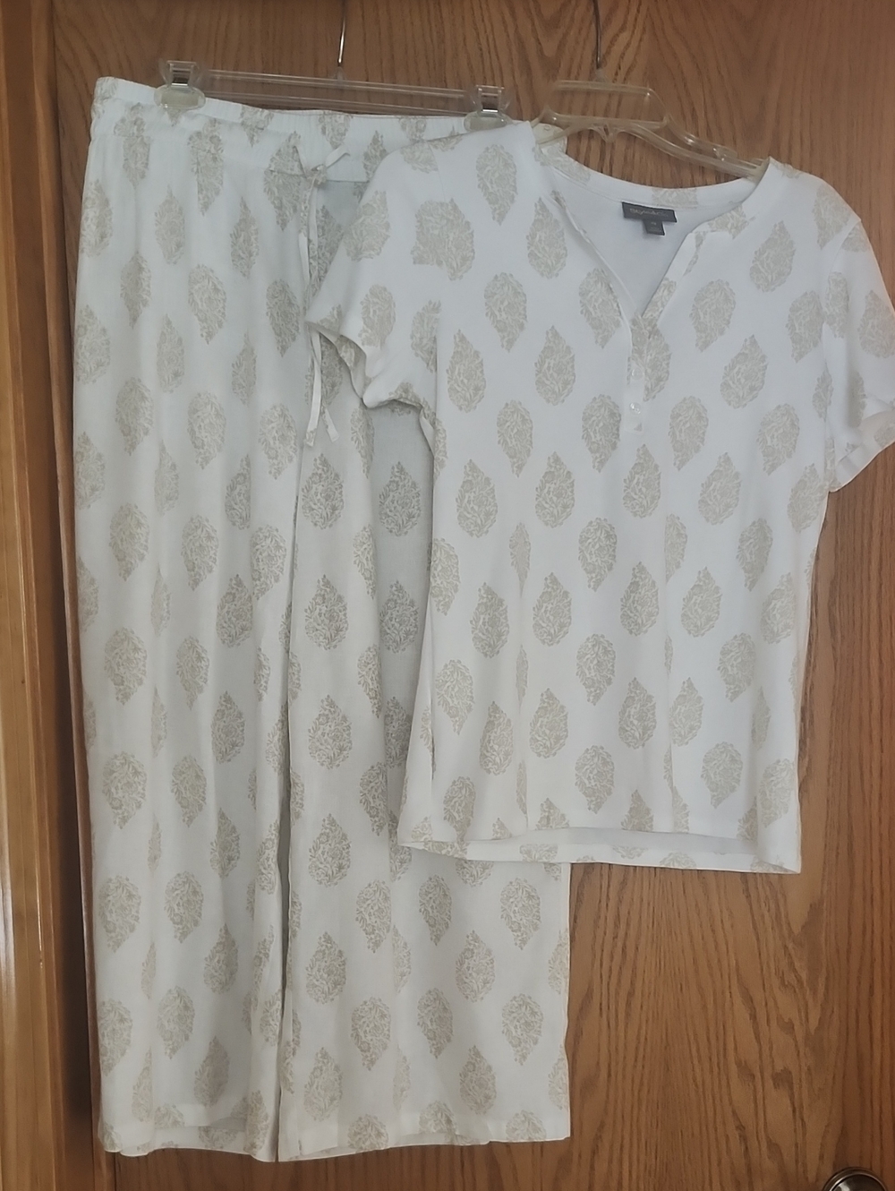 Women's Printed Linen Wide-Leg Capri Pants, Matching Henley top.Macy's Exclusive